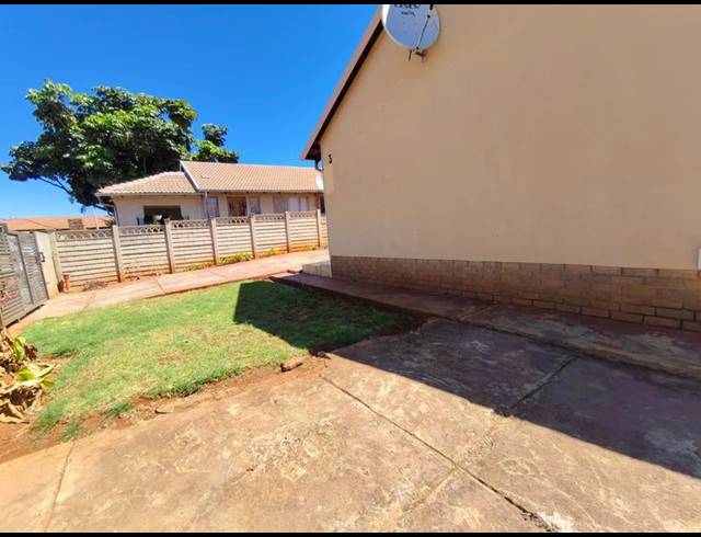 4 BEDROOM HOUSE FOR SALE IN GEELHOUTPARK